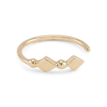 Indlæs billede til gallerivisning Two Kites 14-karat gold earring from the Kinz Kanaan Winter Tribute 2017.  Solid gold hook earring. Danish Arabic ornamental minimalistic jewellery design