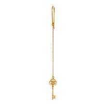 Indlæs billede til gallerivisning Kinz Key gold earring guld 
smykke 
smykker 
sterling silver
 
Silver
 scandic design 
pendant 
nordic design
 necklace 
light 
jewellery 
guld
 
scandinavian design 
golden 
Gold Plated 
gold earrings 
Gold (14-karat)
gold
 
danish design 
cosmos
 stud earring guld øreringe key kæde
