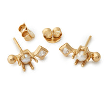 Load image into Gallery viewer, gold guld pearls perler pearl perle stud earring ear  ørering swarovski shell diamond diamant
